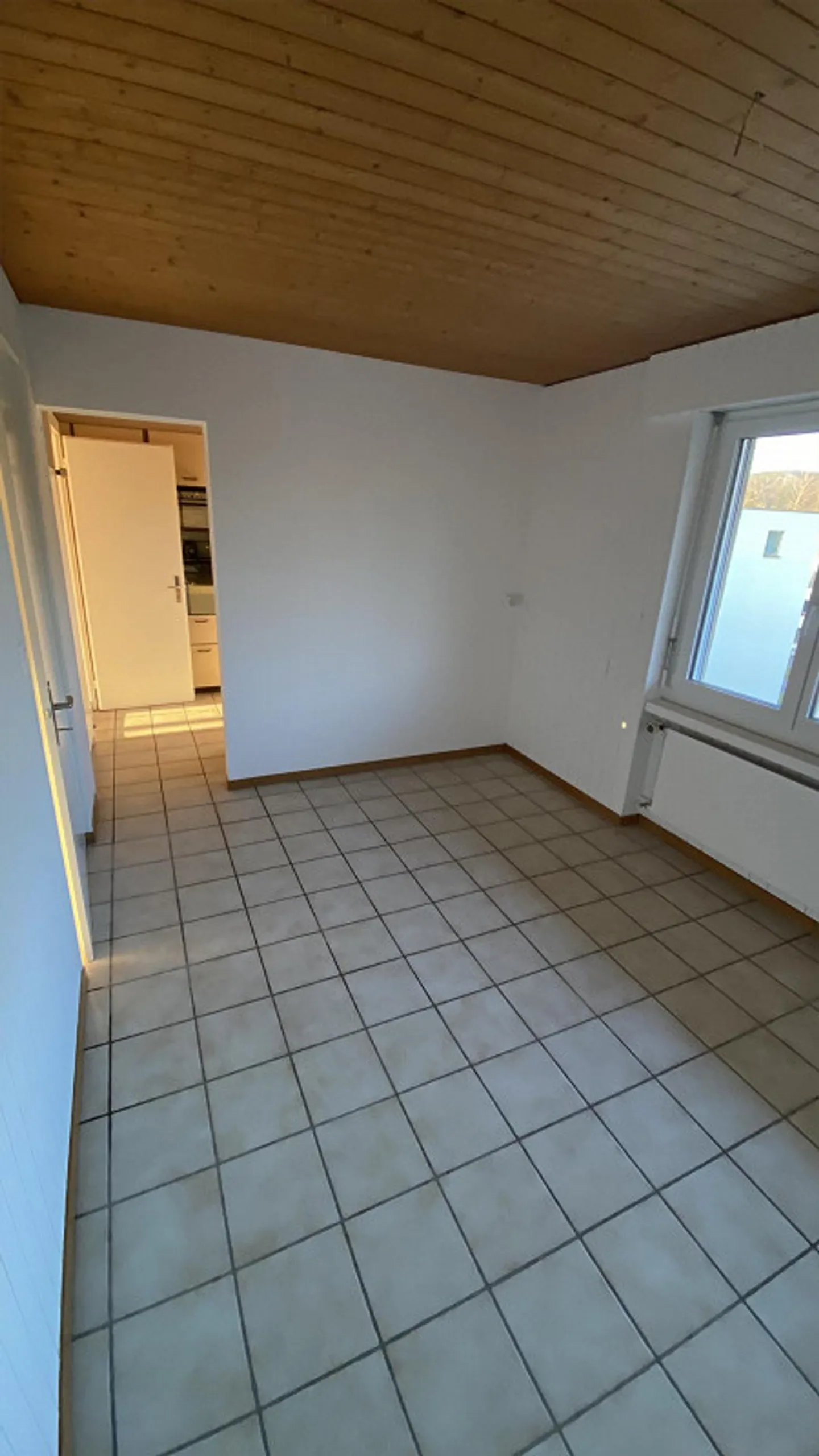 6.5 Rooms (2-storey) in a dream location with lake, mountain, and panoramic views - Photo 4 of 13