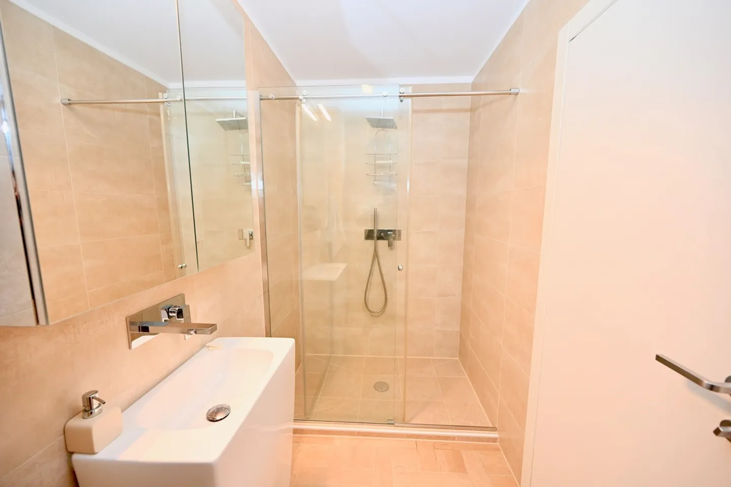 Elegant Apartment with Garden - 1.5 km to TASIS School - Photo 10 of 17