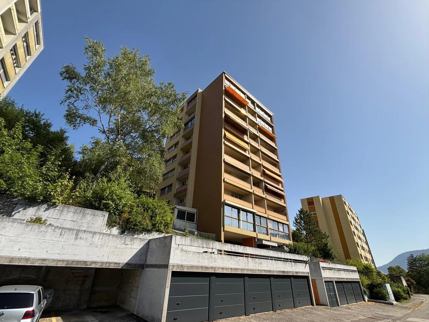 Un nid d'aigle - Bel appartement en attique à Couvet - Photo 1 sur 10