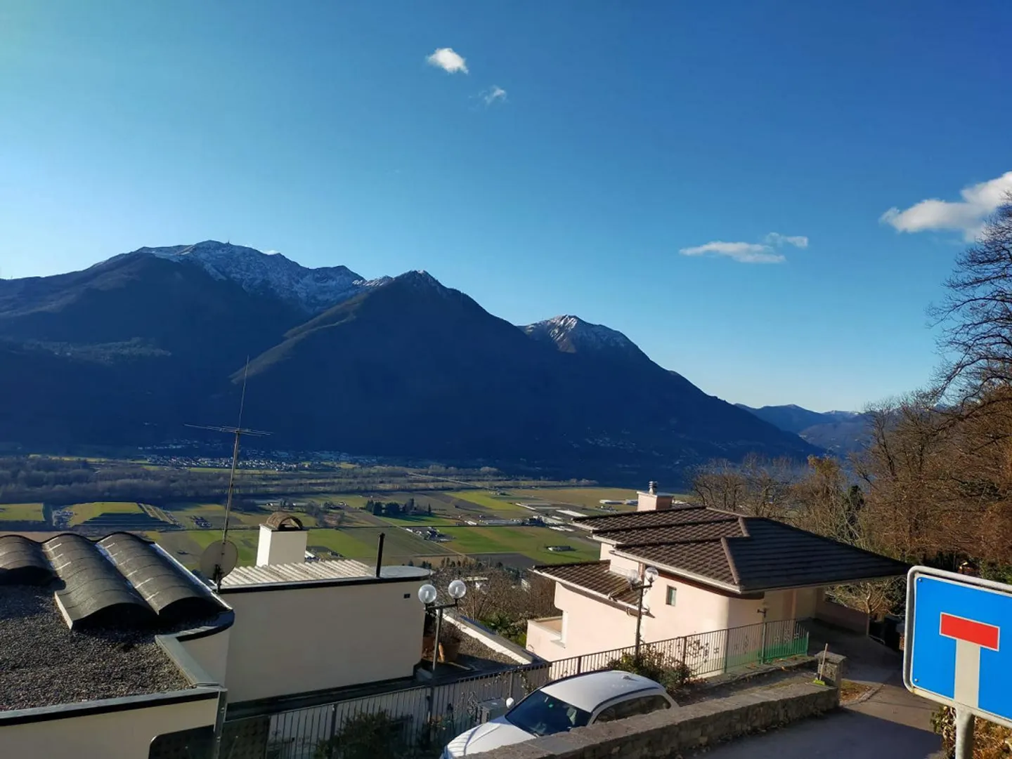 Duplex di 7 1/2 locali all'ultimo piano in una posizione panoramica molto tranquilla e soleggiata - Foto 19 di 20