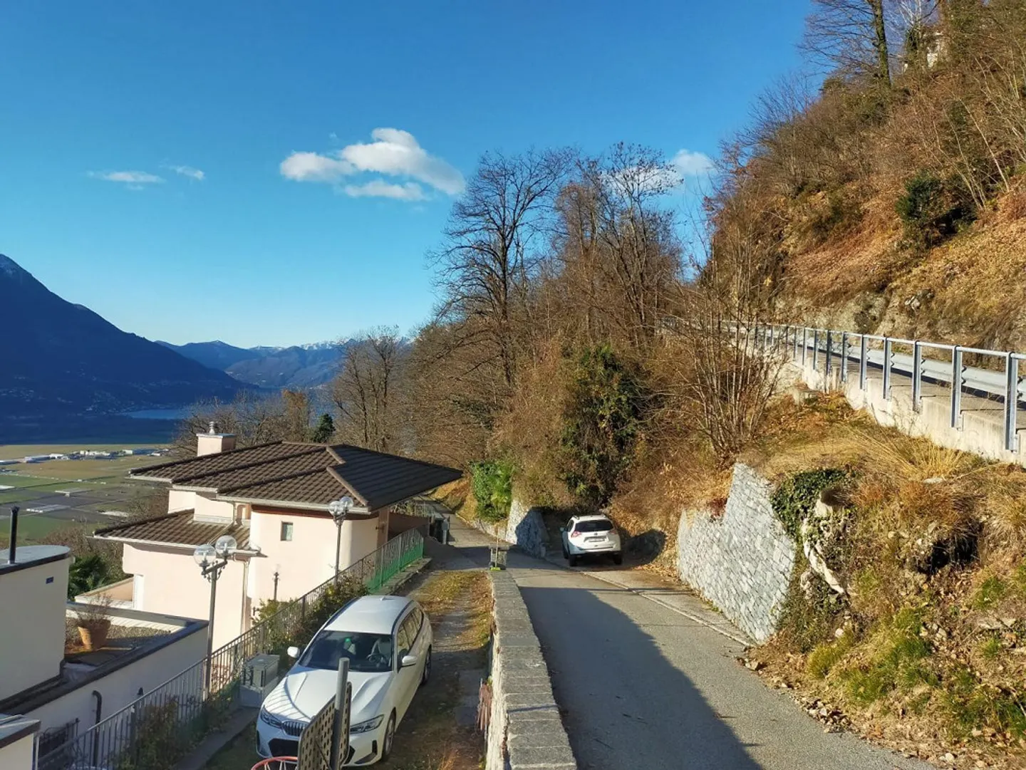 Duplex di 7 1/2 locali all'ultimo piano in una posizione panoramica molto tranquilla e soleggiata - Foto 20 di 20