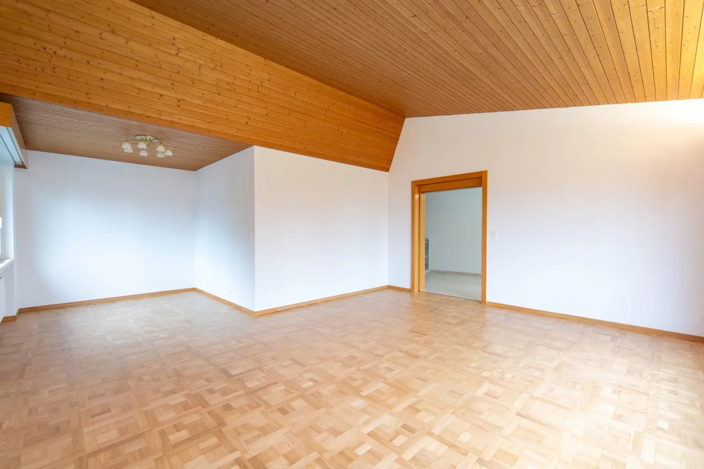 Emménager & Se Sentir Bien : Maison Individuelle Lumineuse de 4.5 Pièces à Bettlach - Photo 3 sur 24