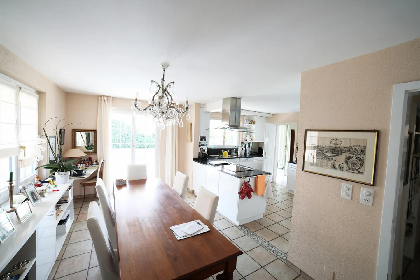 Exclusive villa with pool & large garden in a quiet location (ZH Oberland) - Photo 5 of 17