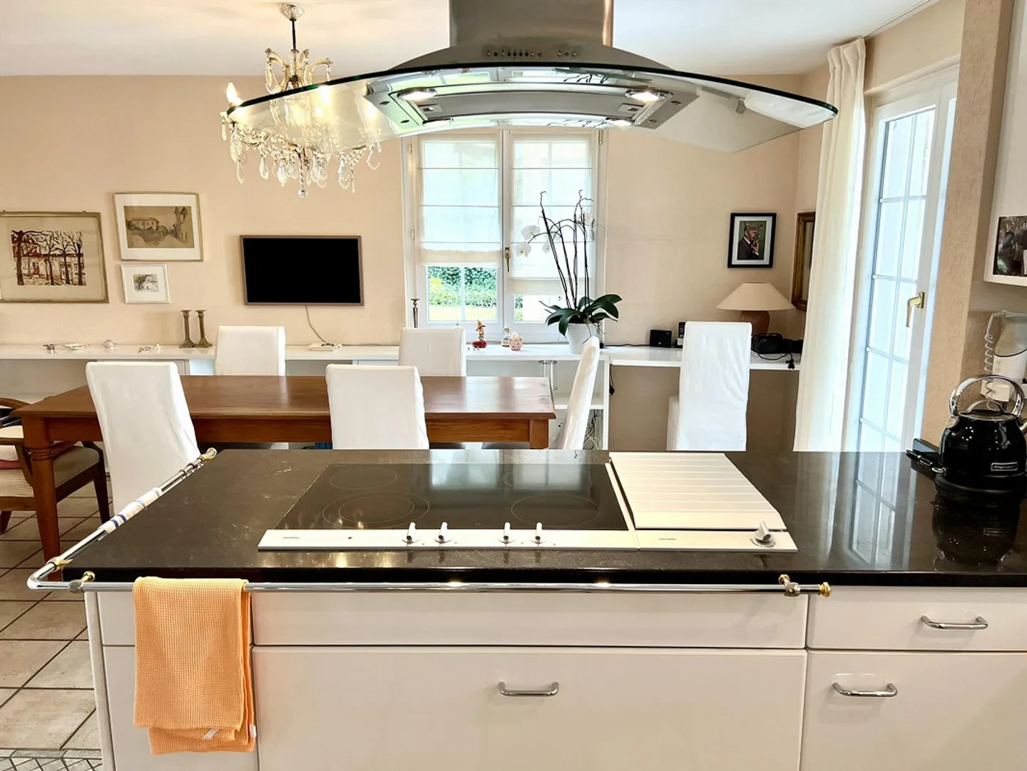 Exclusive villa with pool & large garden in a quiet location (ZH Oberland) - Photo 7 of 17