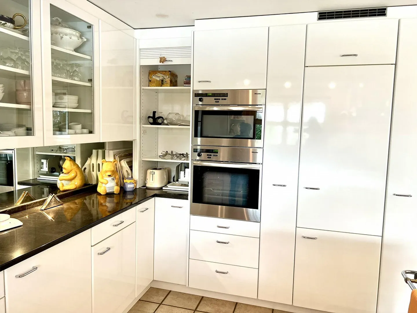 Exclusive villa with pool & large garden in a quiet location (ZH Oberland) - Photo 15 of 17