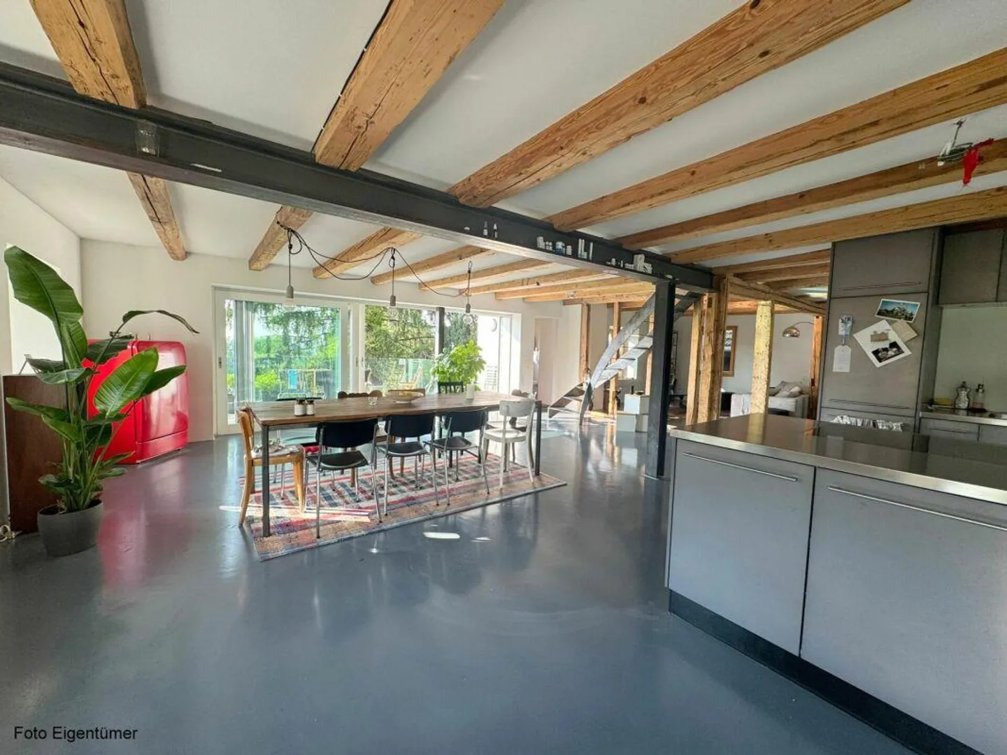 Spacious 4.5-room house with loft character and view of greenery - Photo 8 of 17