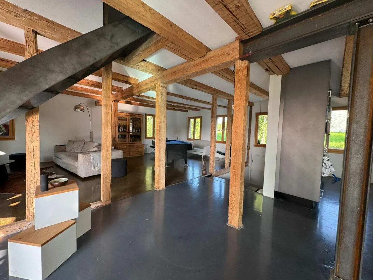 Spacious 4.5-room house with loft character and view of greenery - Photo 9 of 17