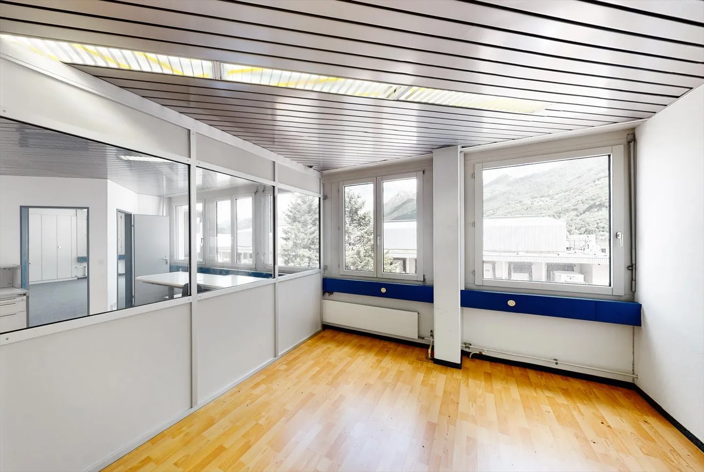 Espace Commercial à Quartino - Photo 2 sur 11