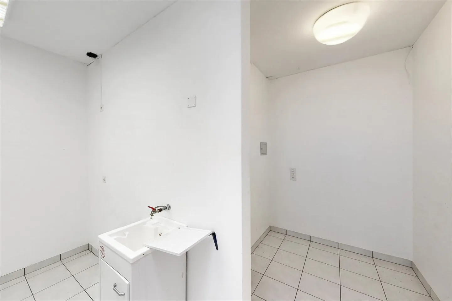 Espace Commercial à Quartino - Photo 7 sur 11