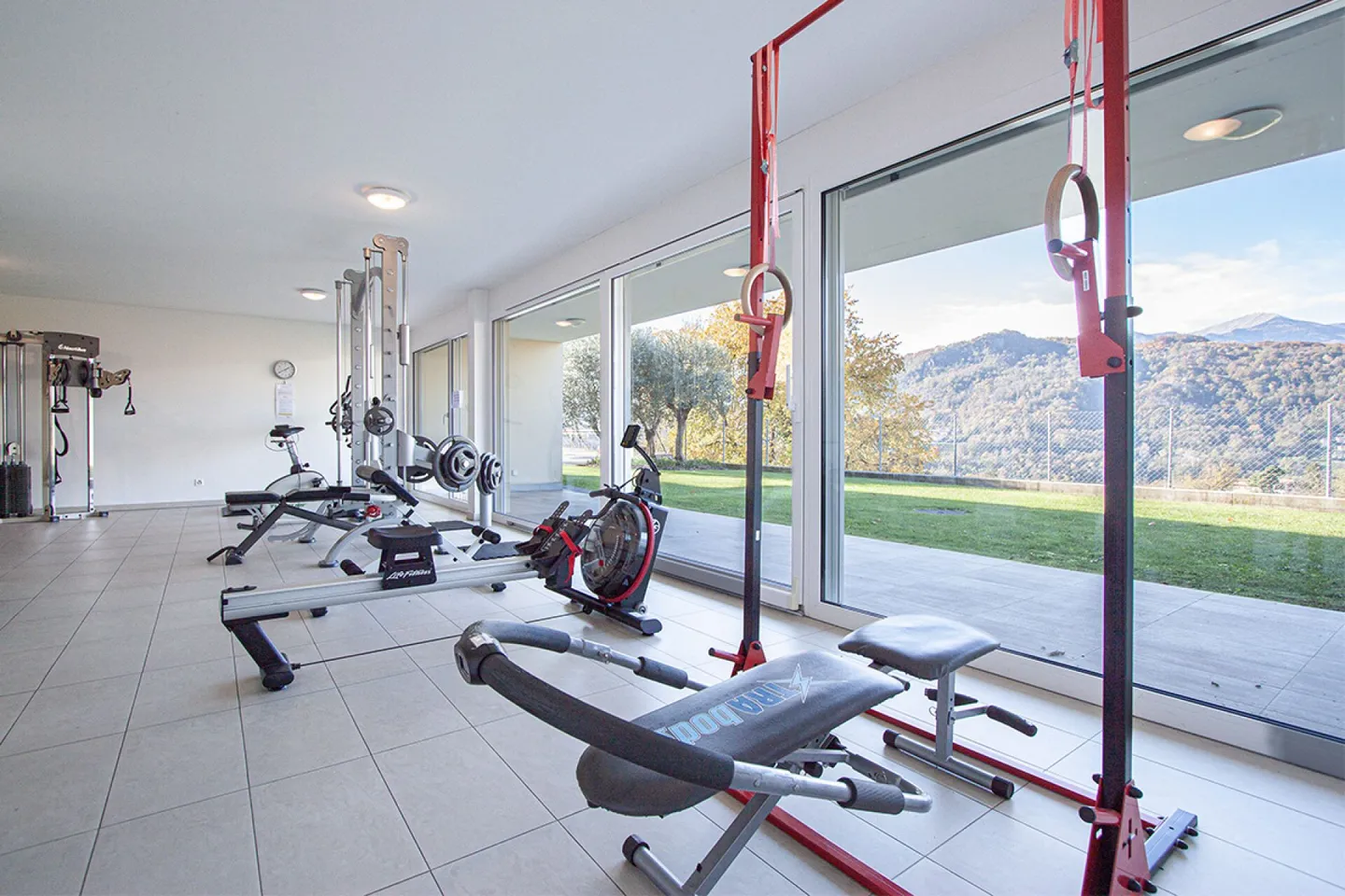 Penthouse ensoleillé dans une résidence avec piscine, salle de sport et sauna - Photo 11 sur 13