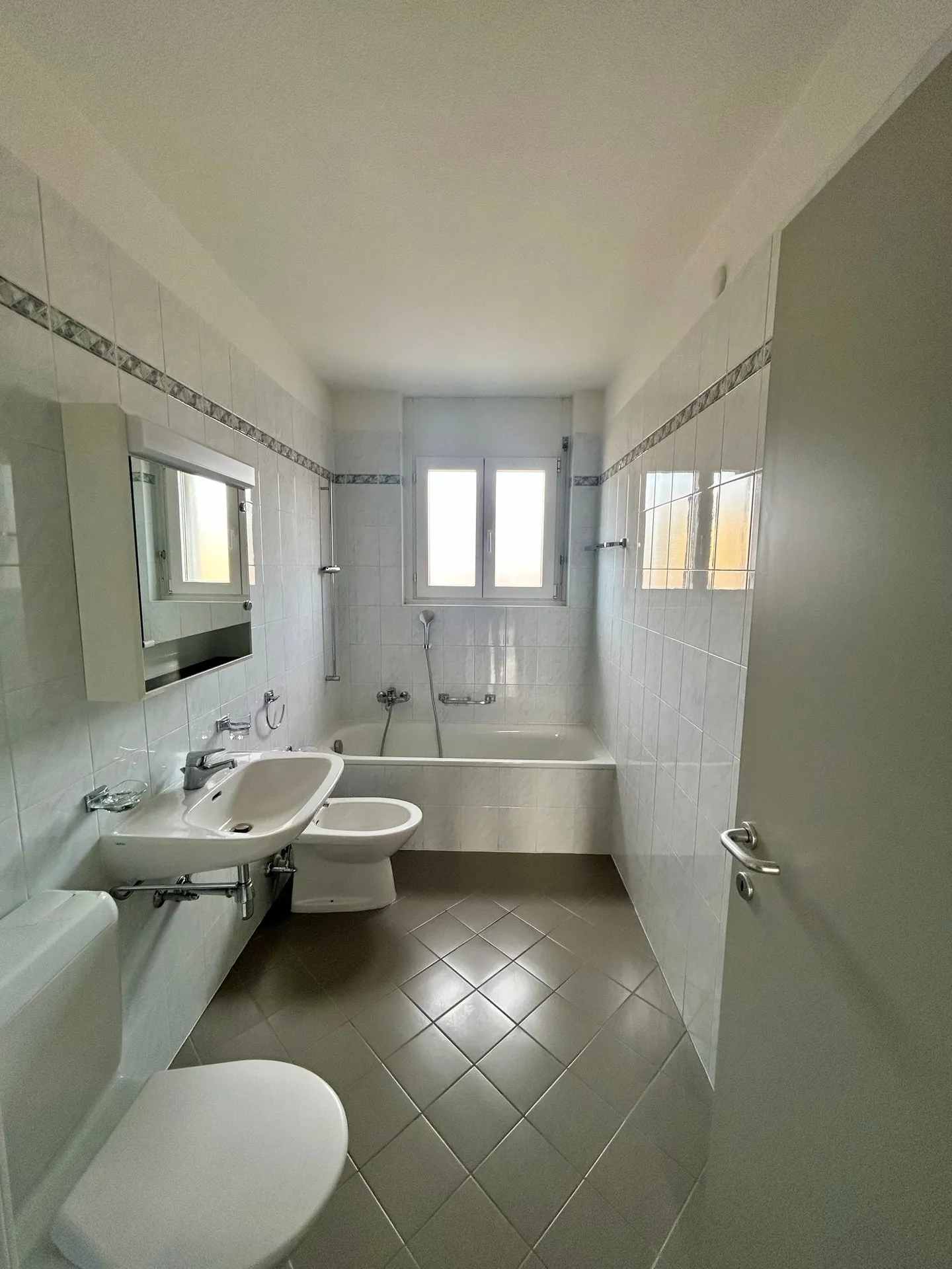 Rent 3 1/2 in a quiet area - Photo 10 of 10