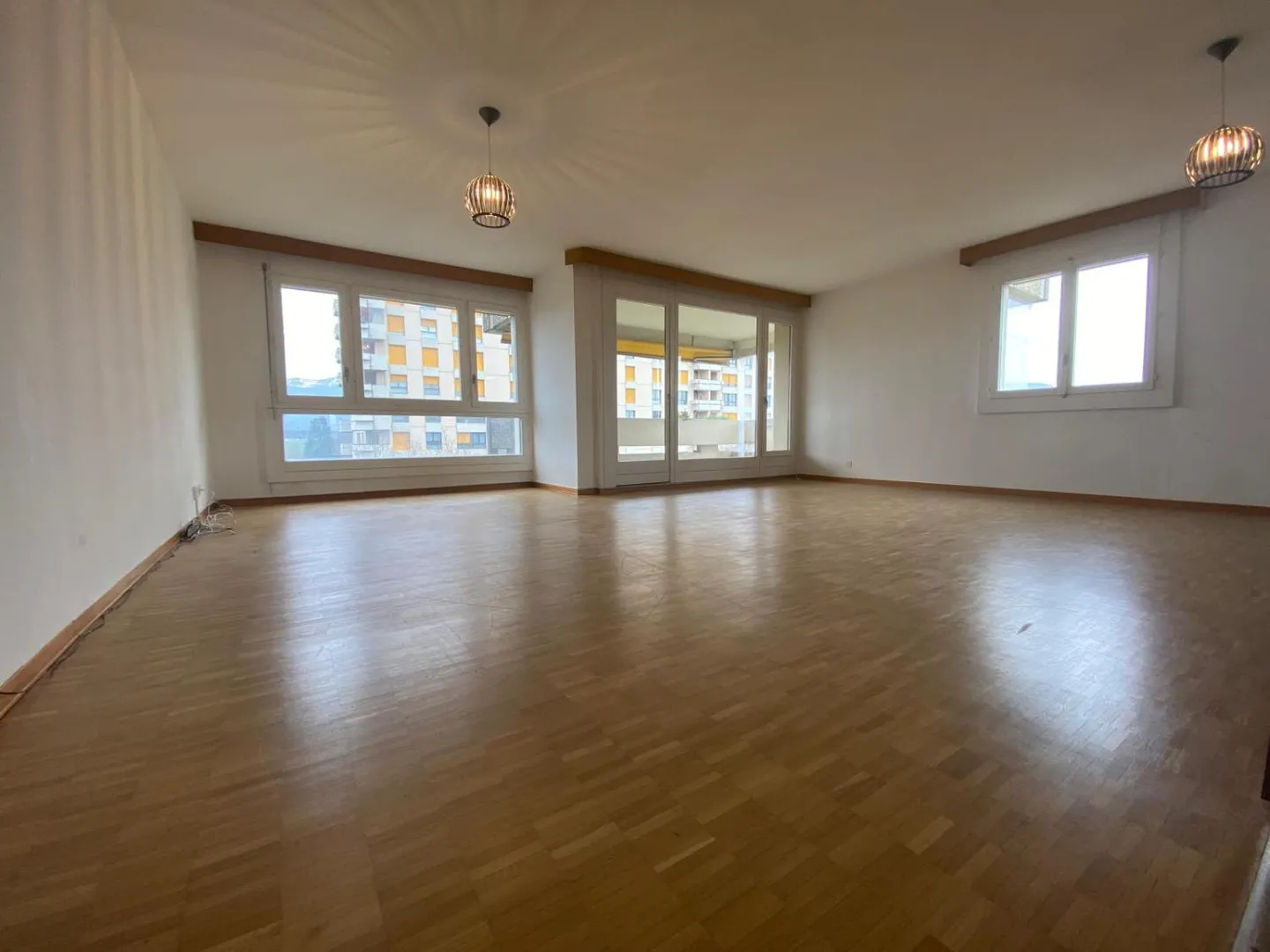 Esclusiva ? Appartamento ristrutturato con 4 camere da letto, 177 m² PPE, vista panoramica (Meyrin) - Foto 1 di 13
