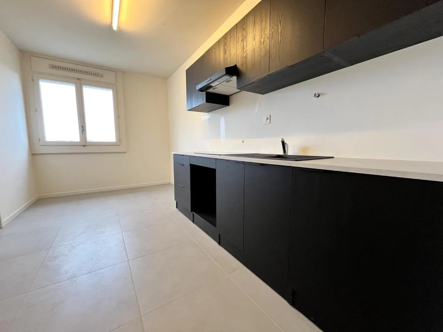 Esclusiva ? Appartamento ristrutturato con 4 camere da letto, 177 m² PPE, vista panoramica (Meyrin) - Foto 2 di 13