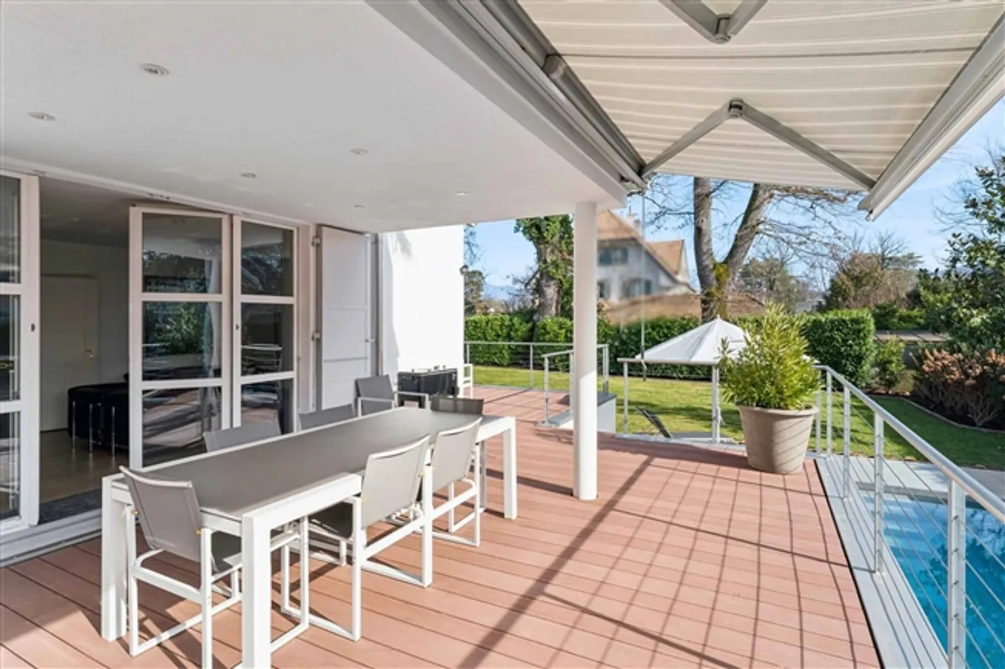 Detached Villa in Chêne-Bougeries - Photo 1 of 3