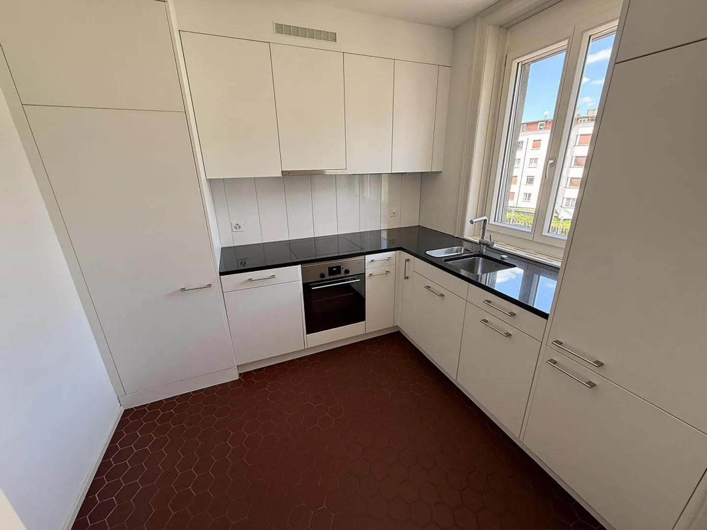 Cozy 3-room apartment with balcony - Photo 5 of 7
