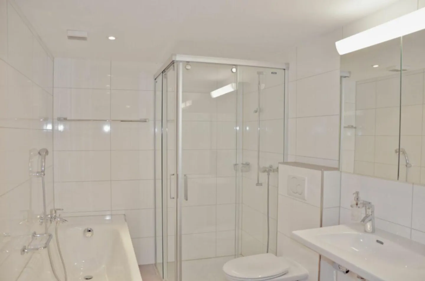 Living in the historic town of Lichtensteig! - Photo 7 of 10