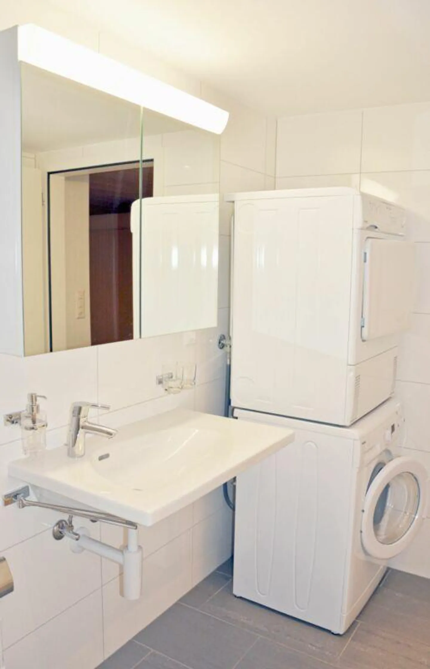 Living in the historic town of Lichtensteig! - Photo 8 of 10