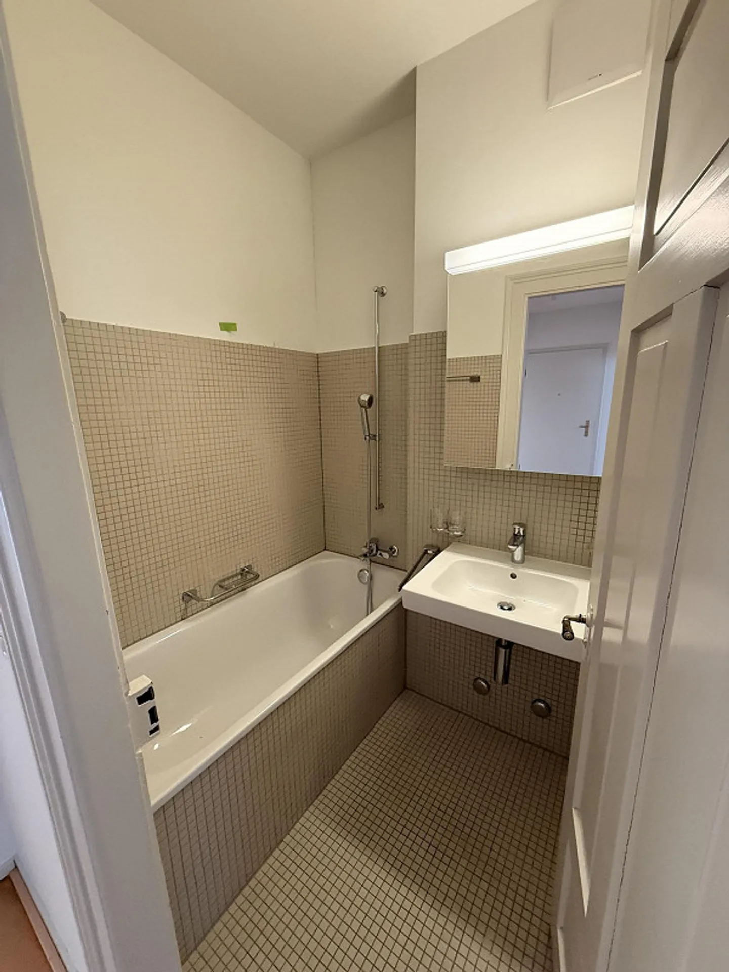 Cozy 3-room apartment with balcony - Photo 7 of 7