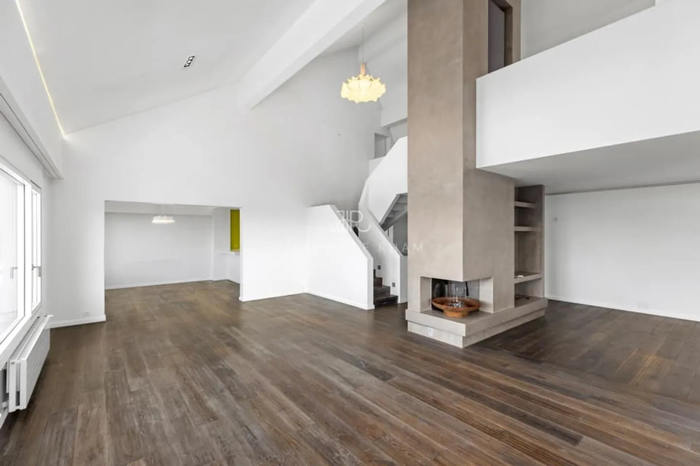 Magnificent contemporary house with stunning view - Photo 7 of 9
