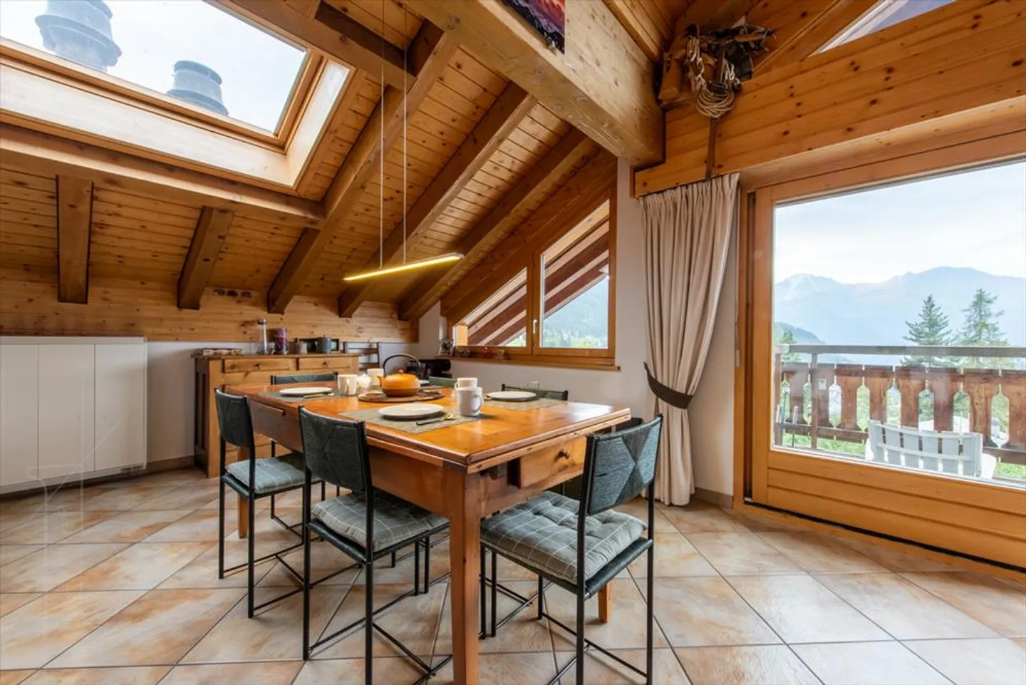 Wunderschöne Duplex-Wohnung mit idealer Lage - Foto 8 von 13