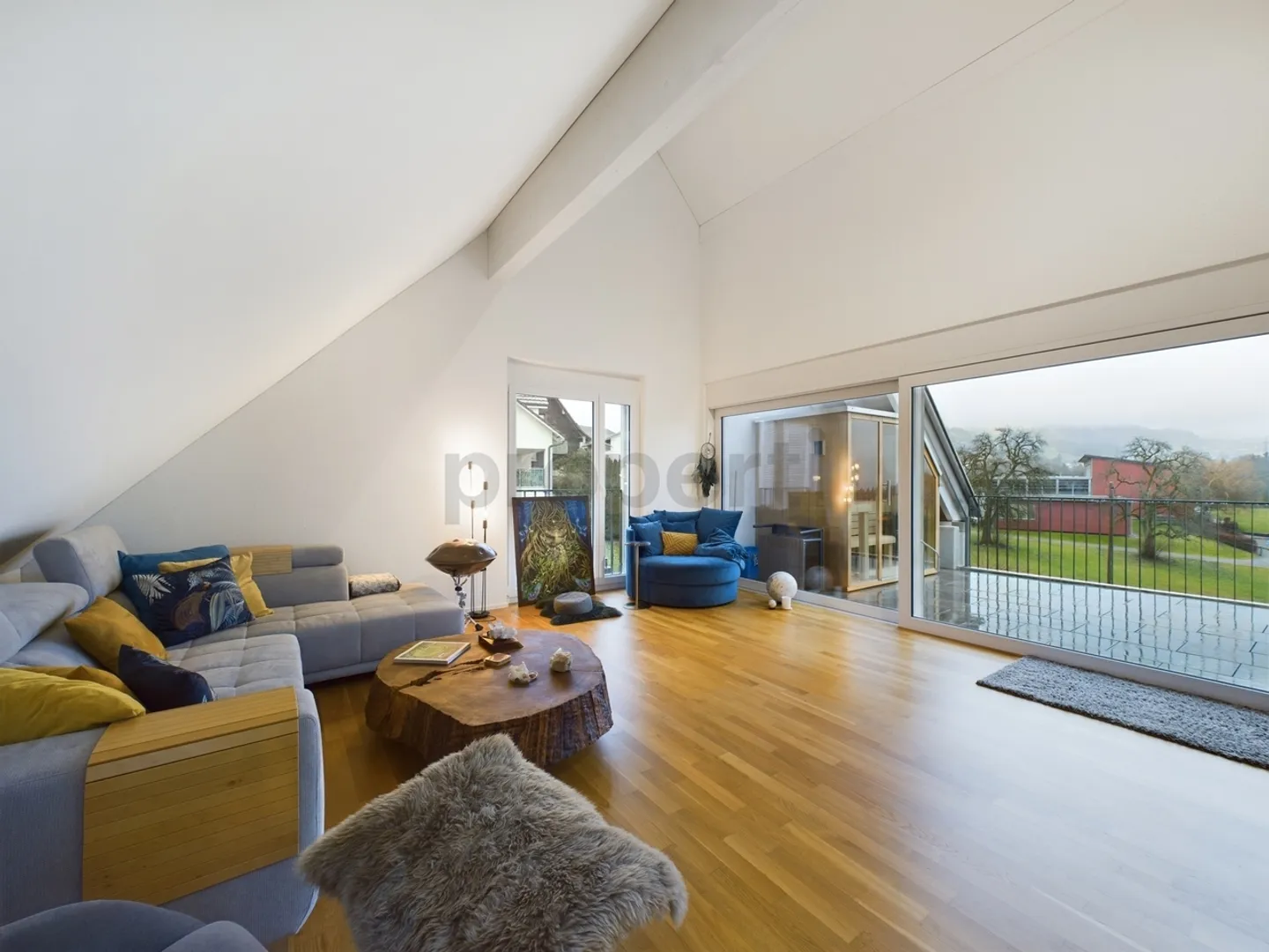 Einmaliges Wohnerlebnis in Ernetschwil  Möblierte Attika mit Panorama, Sauna &amp; Design auf Topniveau - Foto 1 von 11