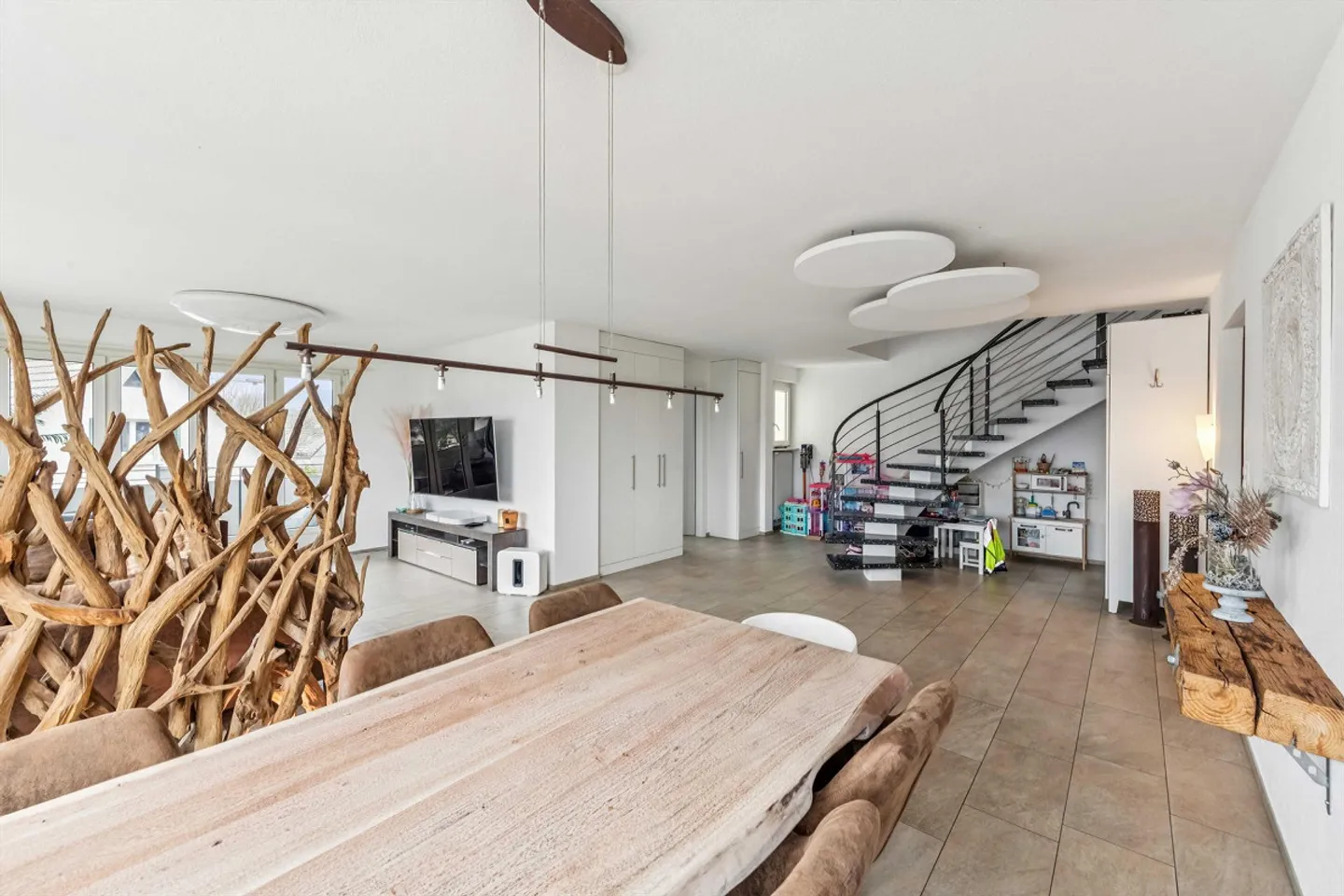 Appartamento Attico - Goditi la Terrazza e il Design Moderno - Foto 3 di 10