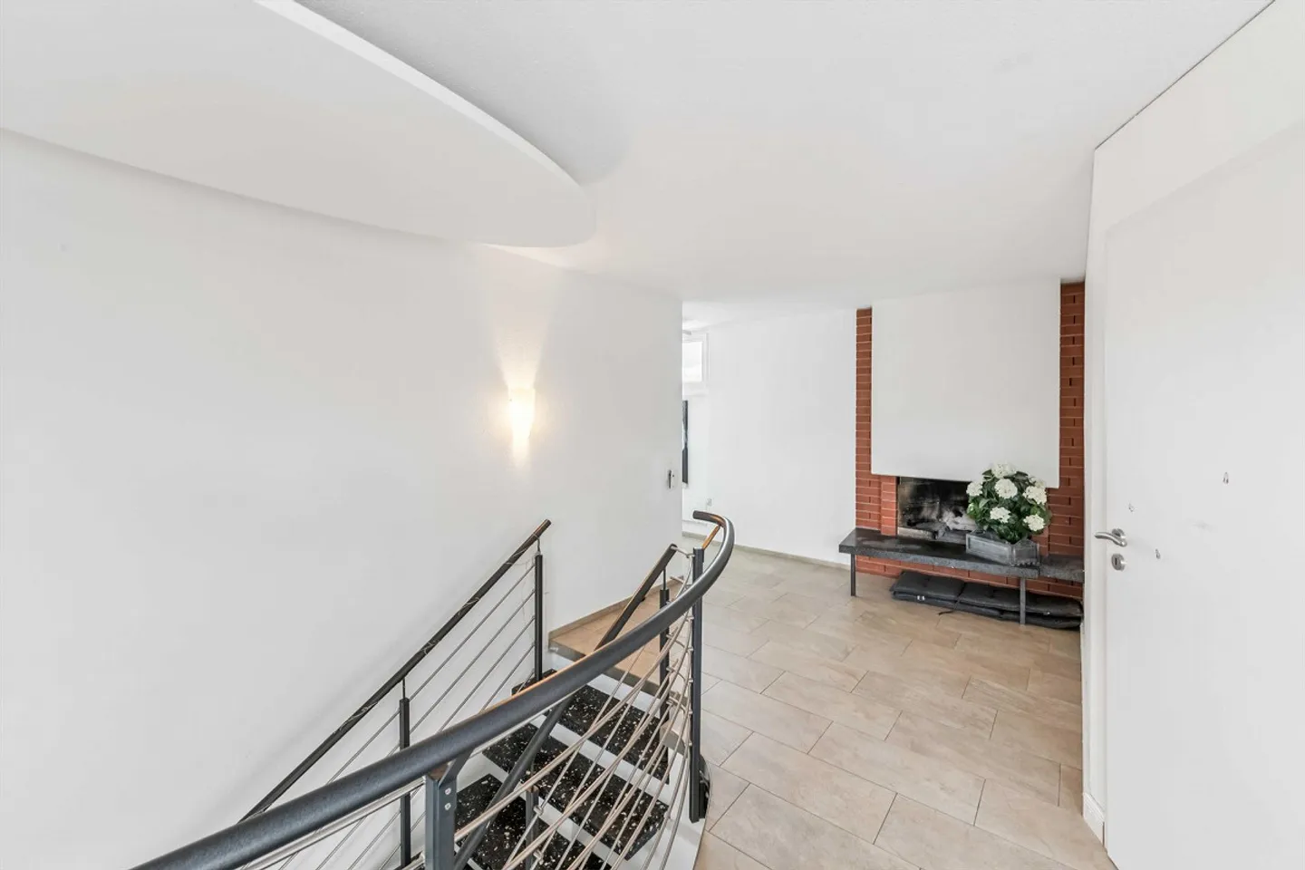 Appartamento Attico - Goditi la Terrazza e il Design Moderno - Foto 5 di 10