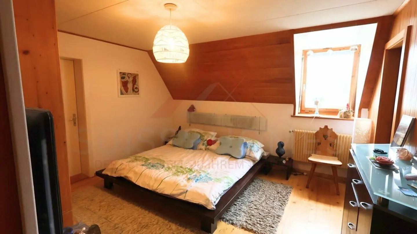 Bâtiment résidentiel et commercial attrayant avec restaurant et opportunités de développement à Plaffeien - Photo 23 sur 29