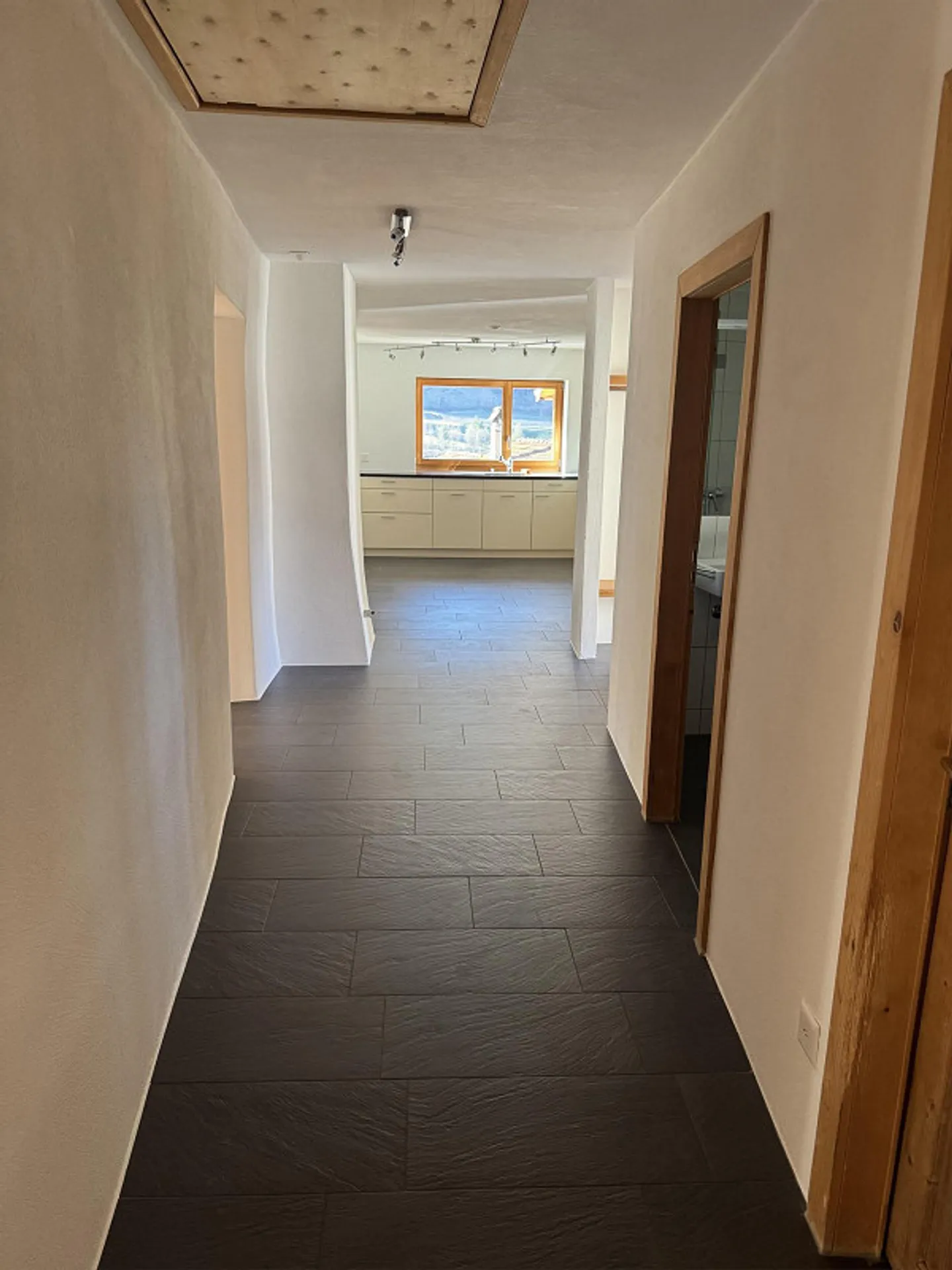 Beautiful 4.5 attic apartment in Zillis - Photo 3 of 7