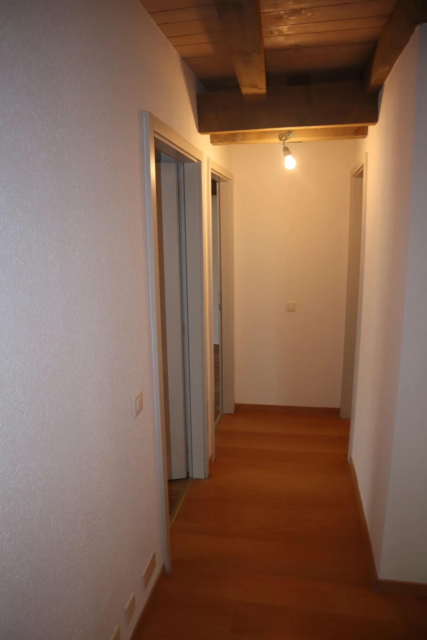 Charming 5.5-room apartment with mezzanine in the heart of Cossonay - Photo 6 of 11