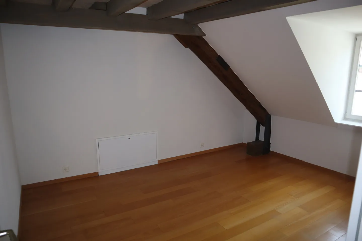 Charming 5.5-room apartment with mezzanine in the heart of Cossonay - Photo 7 of 11