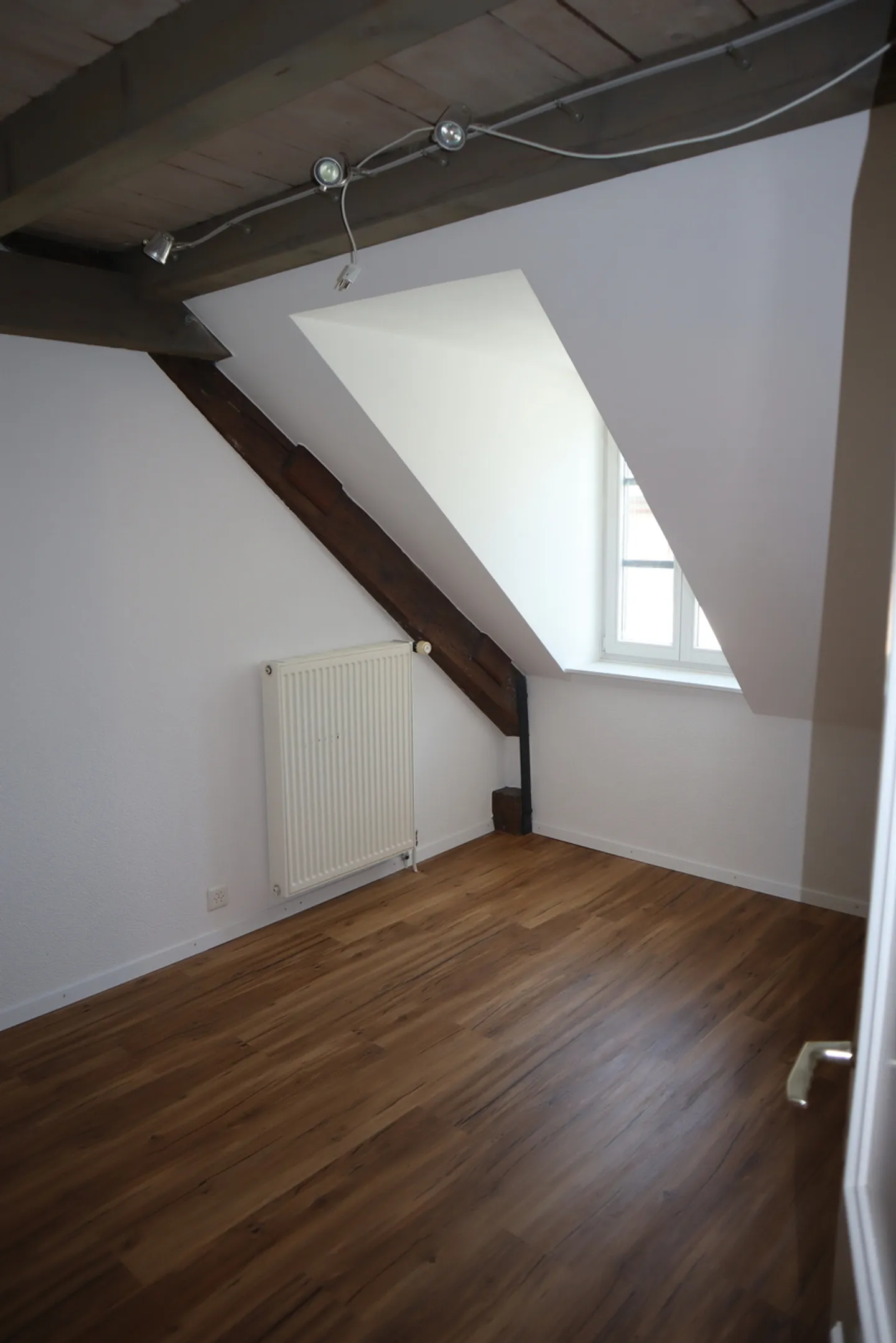 Charming 5.5-room apartment with mezzanine in the heart of Cossonay - Photo 8 of 11