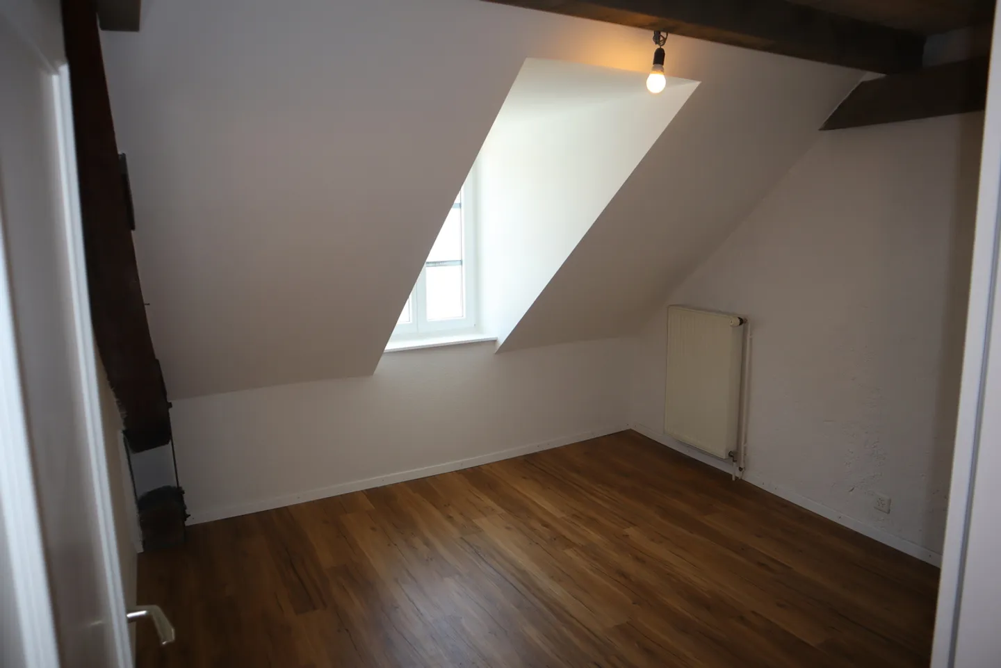Charming 5.5-room apartment with mezzanine in the heart of Cossonay - Photo 9 of 11