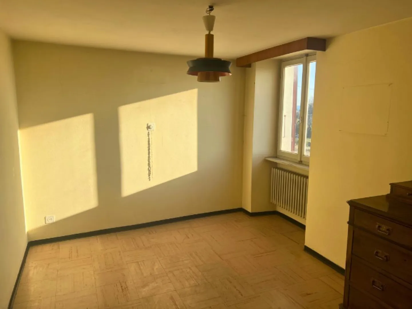 Single-family house in a quiet location for renovation - Photo 4 of 9