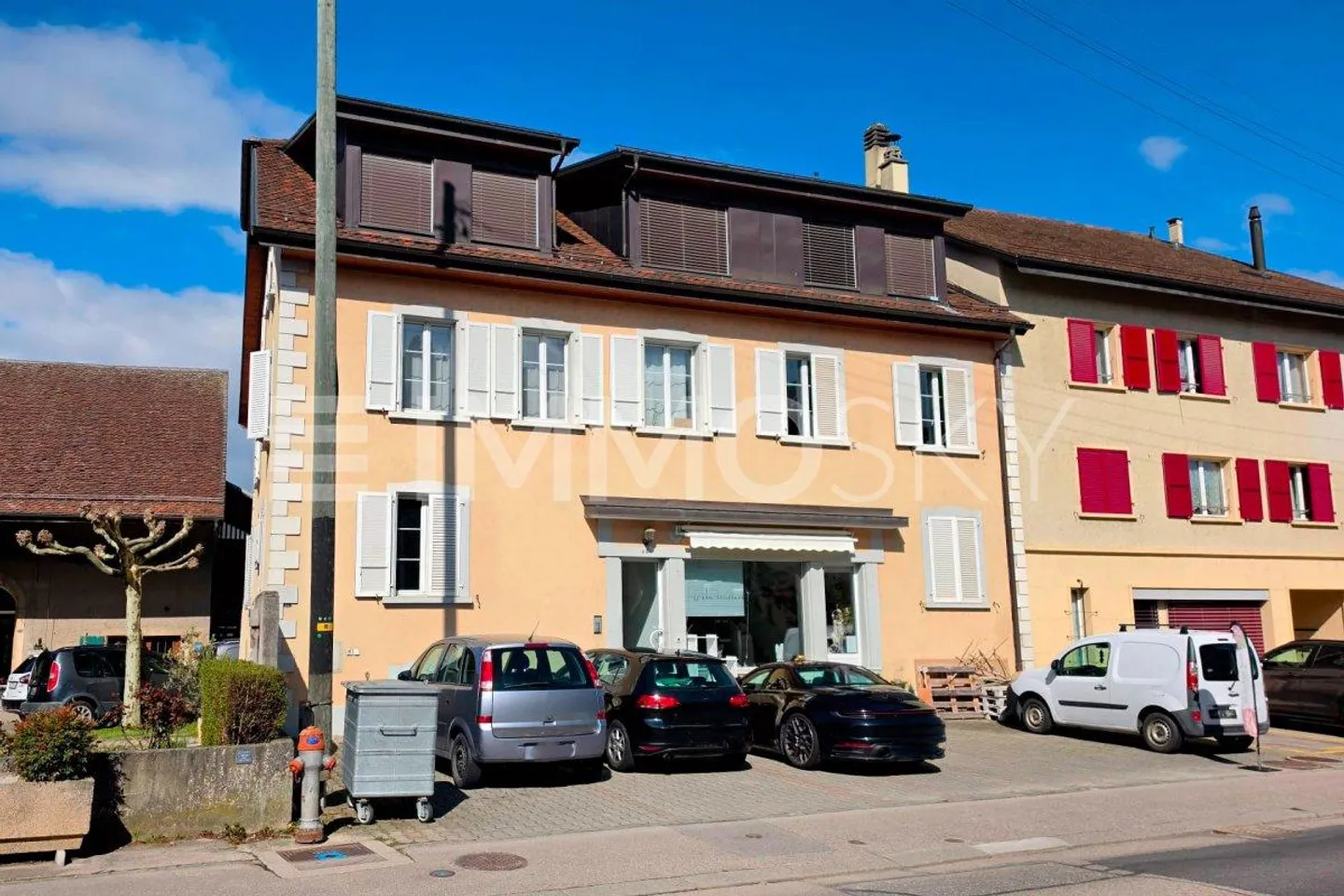 ZU SPÄT, SCHON RESERVIERT Gebäude im Herzen von Chavornay (Rendite ca. 4,3 %) - Foto 3 von 5