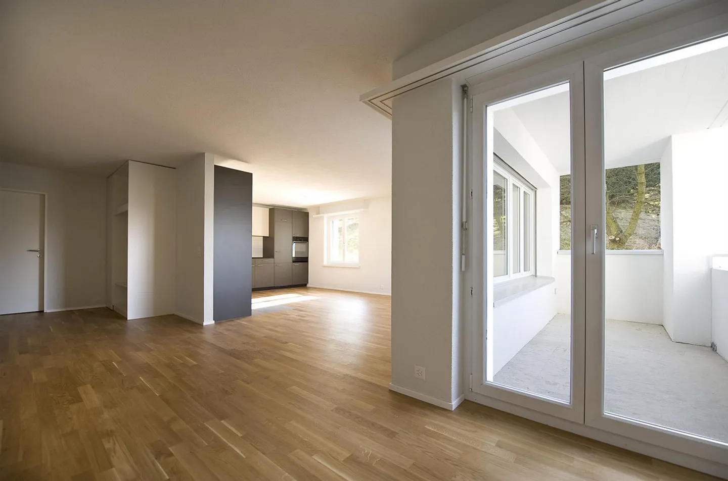 Moderne Wohnung mit Garten - Foto 2 von 5