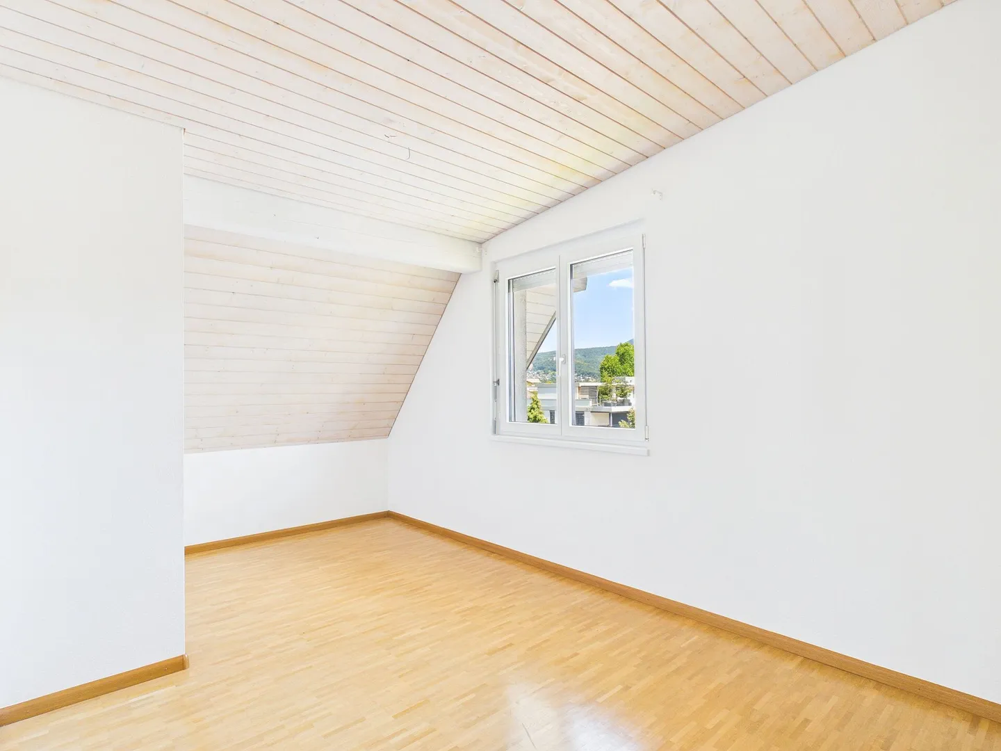 Penthouse spacieux avec grand balcon - Photo 3 sur 14
