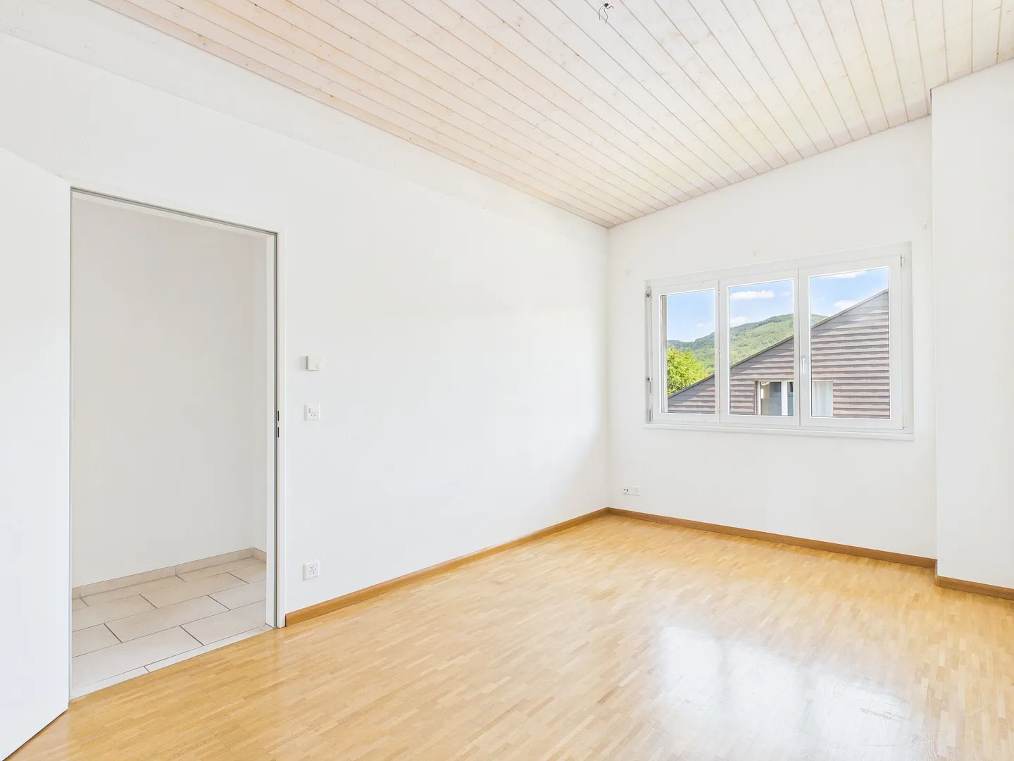 Penthouse spacieux avec grand balcon - Photo 4 sur 14