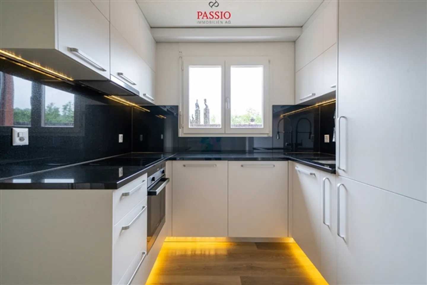 «Helle 4.5-Zimmer-Wohnung mit Balkon an ruhiger Lage nahe Zürich» - Foto 1 von 19