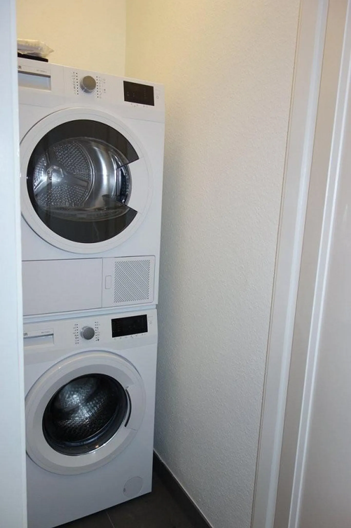 Charmante Wohnung in Eaux-Vives - Foto 9 von 9