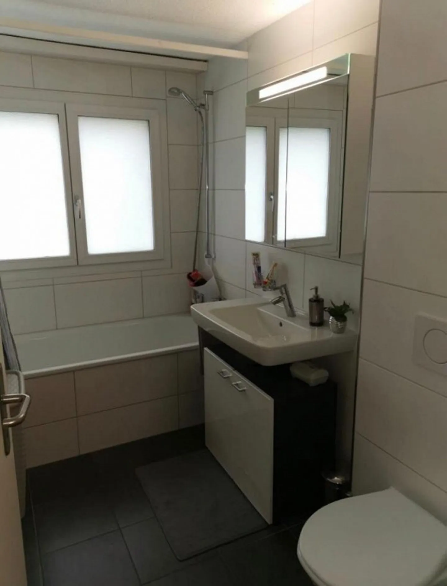 Grosszügige 4.5 Sitzplatzwohnung an ruhiger Lage zu vermieten - Foto 6 di 10