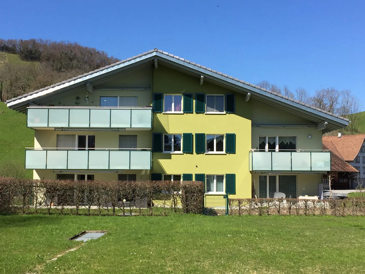 Grosszügige 4.5 Sitzplatzwohnung an ruhiger Lage zu vermieten - Foto 9 di 10