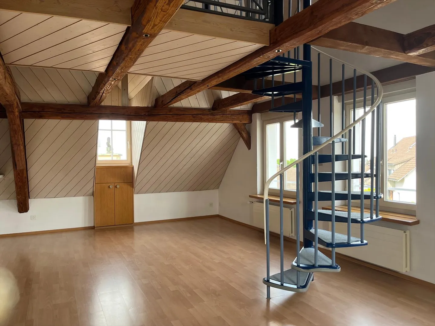 Duplex for rent - Photo 2 of 11