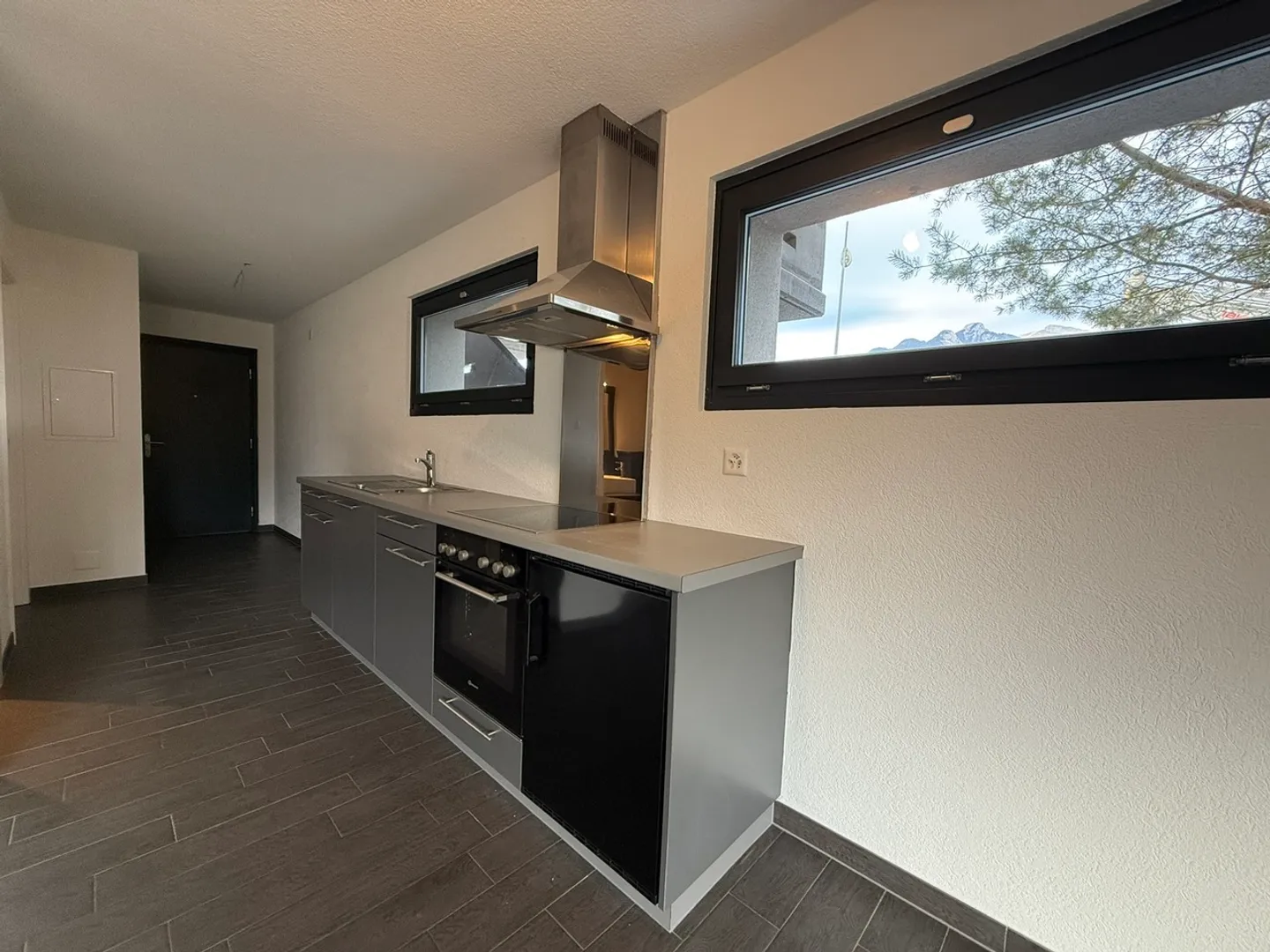 2,5 Zimmer Parterre - Foto 3 di 7