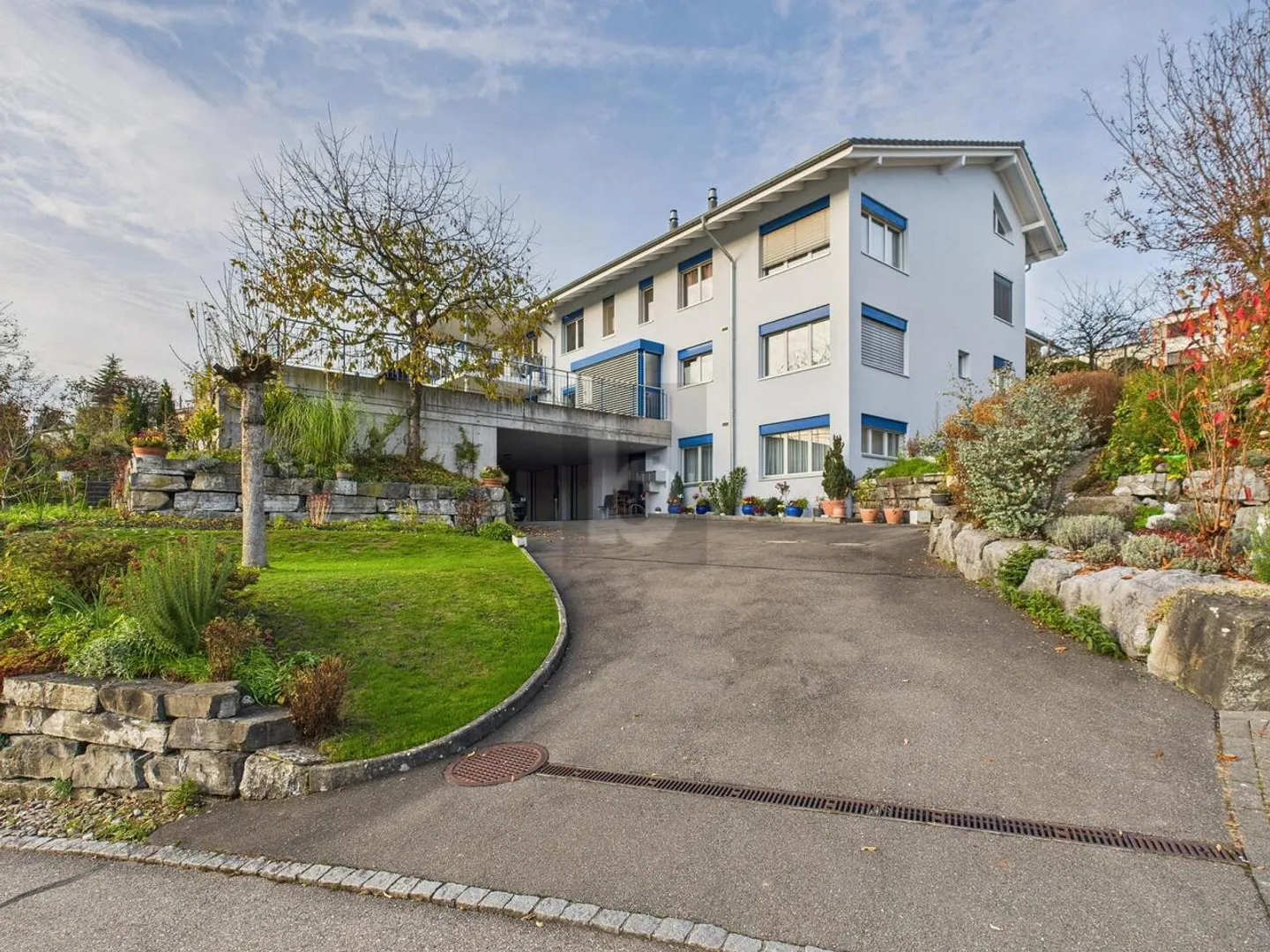 SPACIOUS AND BRIGHT WITH TOP VIEW - Photo 5 of 6