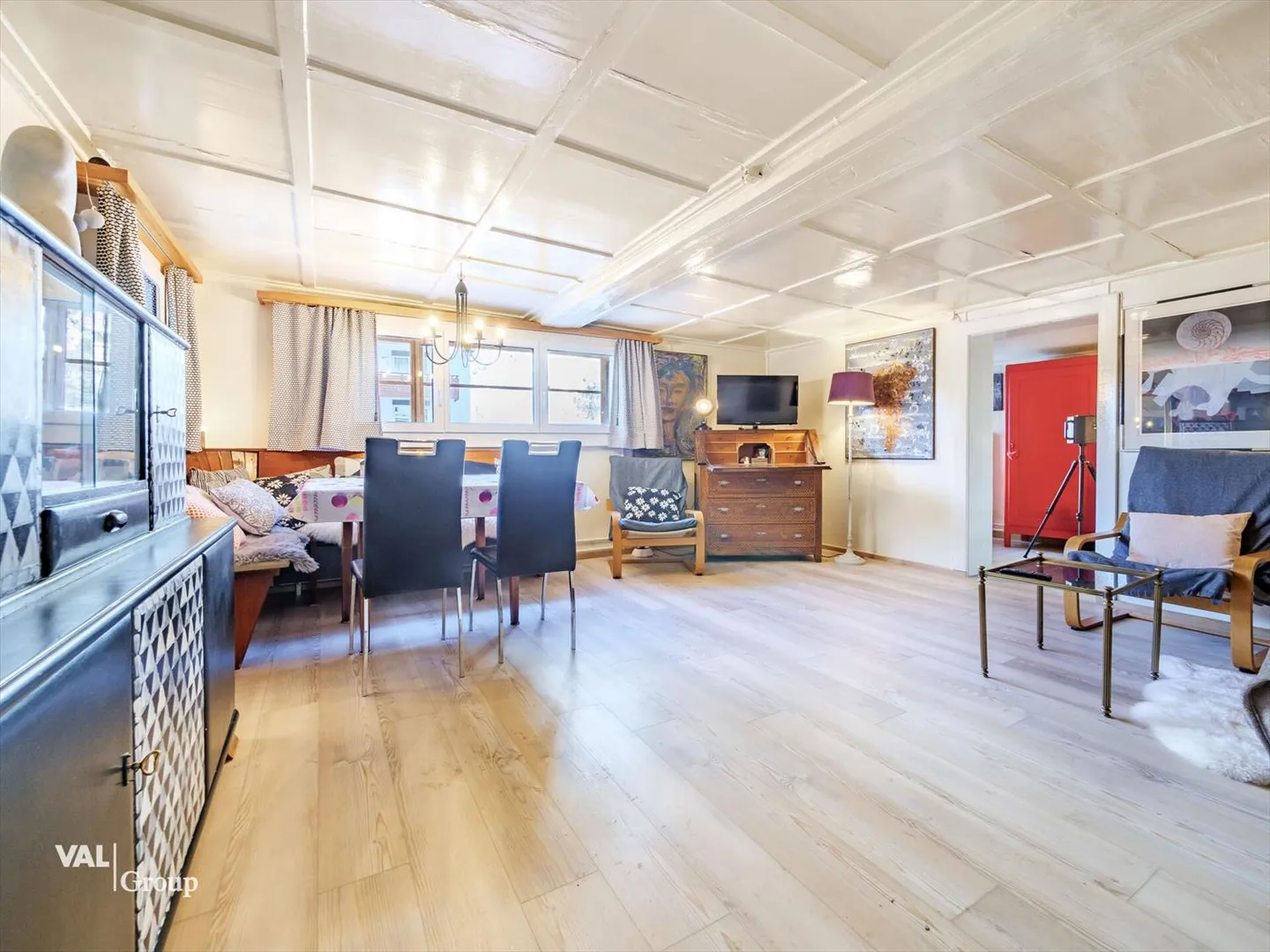 Casa tradizionale del Vallese nel centro del villaggio di Leukerbad - Foto 3 di 10