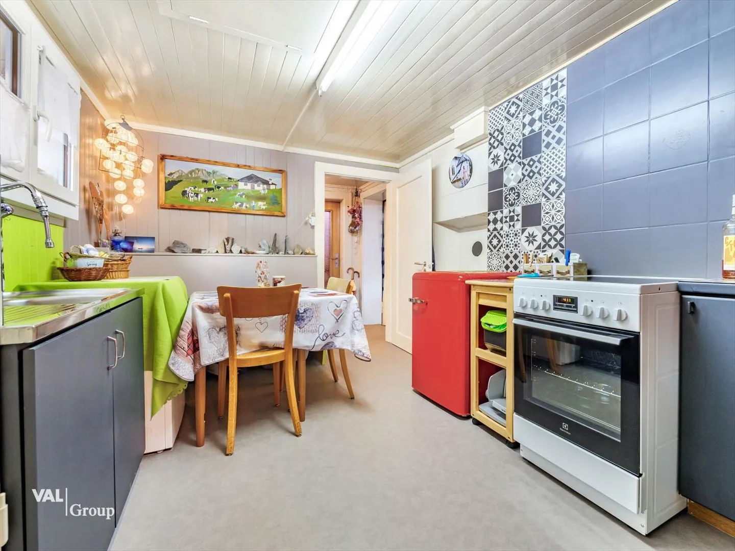 Casa tradizionale del Vallese nel centro del villaggio di Leukerbad - Foto 4 di 10