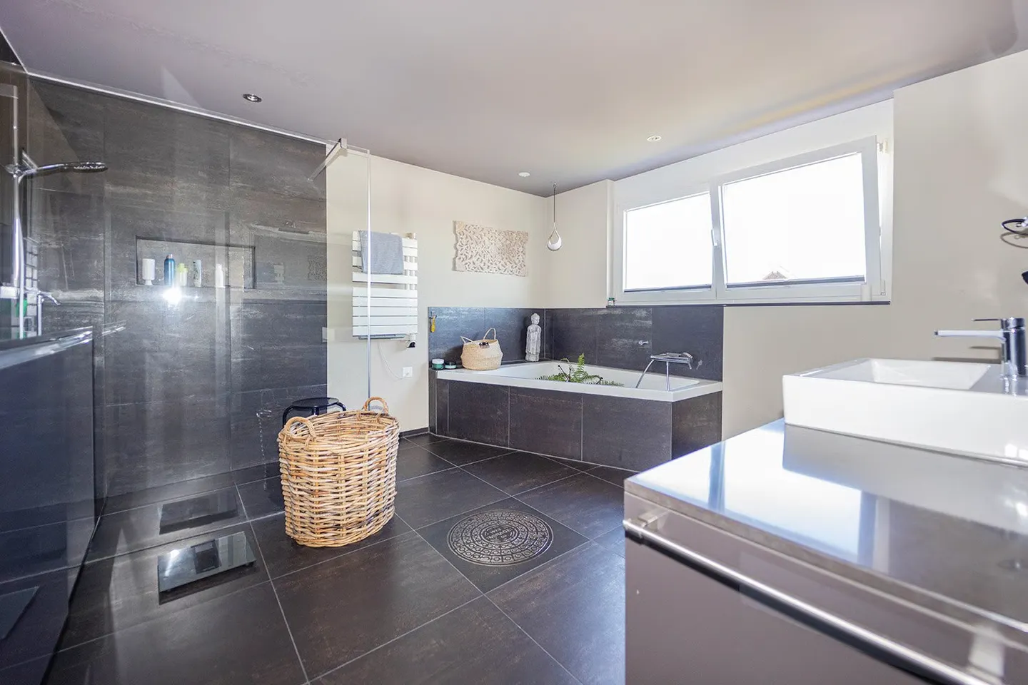 Maison individuelle exclusive avec grand terrain et piscine - Photo 10 sur 13