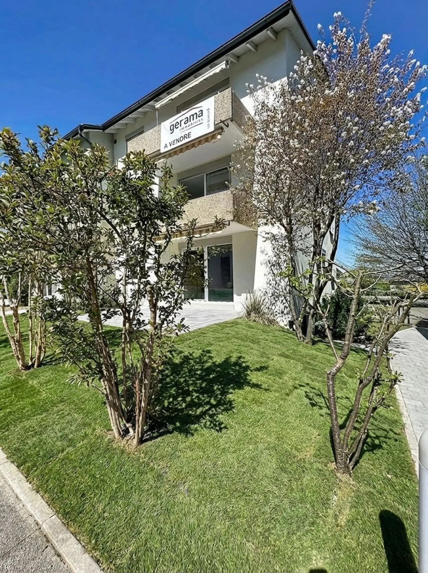 Very nice renovated 4.5 room apartment with garden - Photo 3 of 6