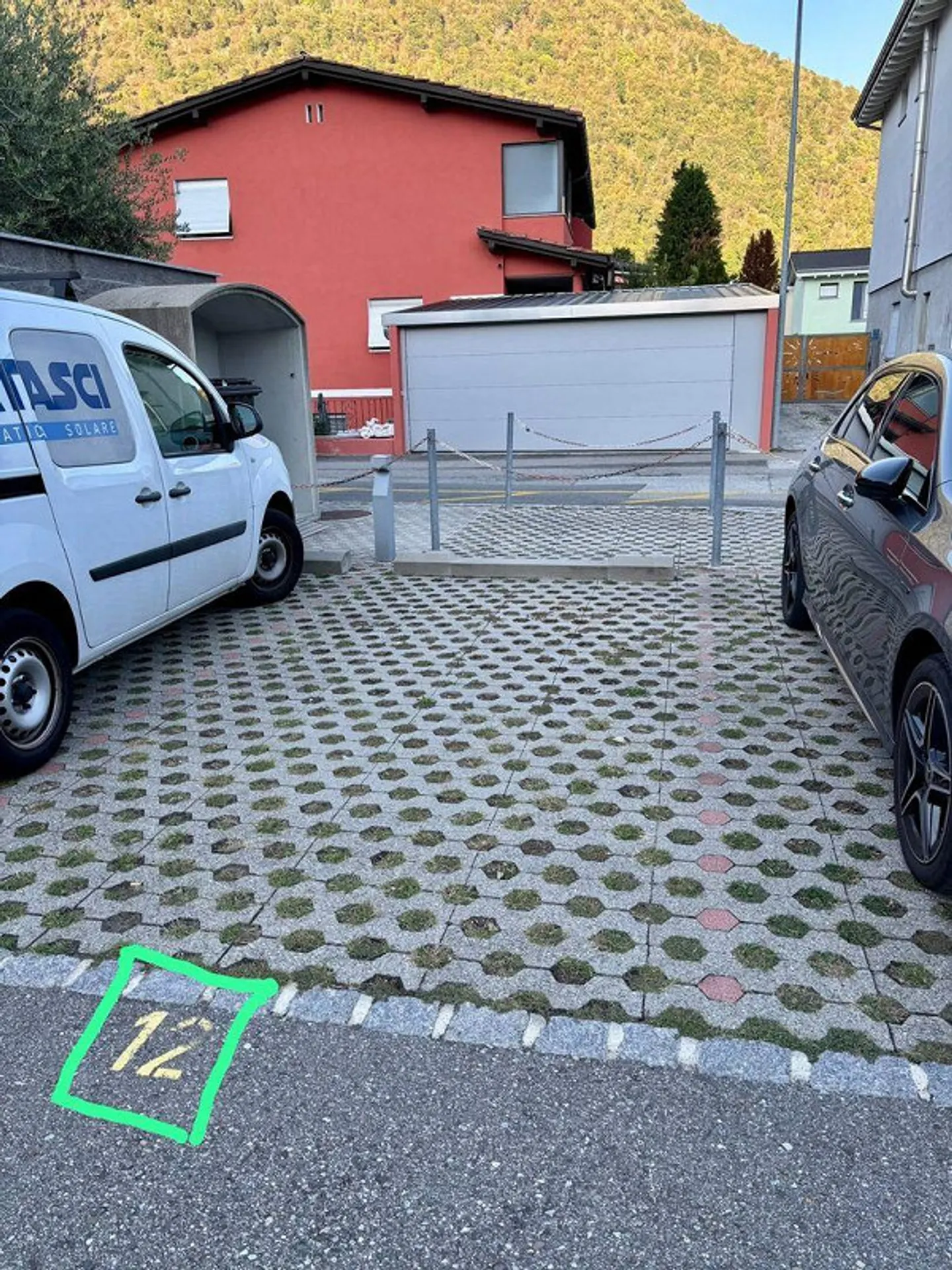 Appartement deux pièces rénové avec terrasse, entrée indépendante et parking inclus à Losone - disponible à partir de novembre pour des séjours de moyenne durée - Photo 21 sur 22